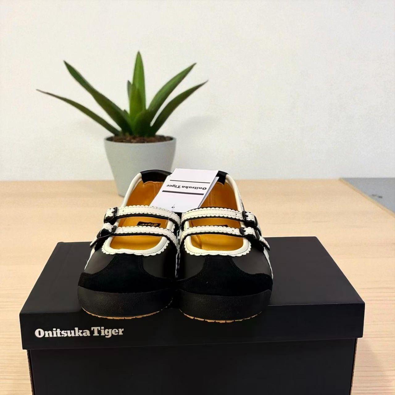 ASICS Onitsuka Tiger tai chi tigress shoes 👘 Super | Depop