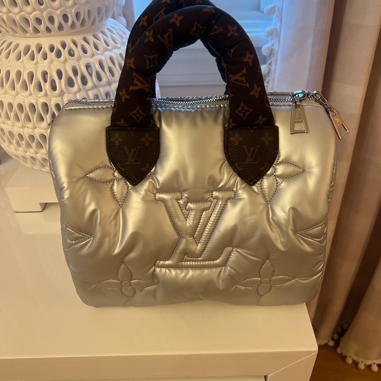 LouisVuittonAUTHENTICcloudsilverpursewith...