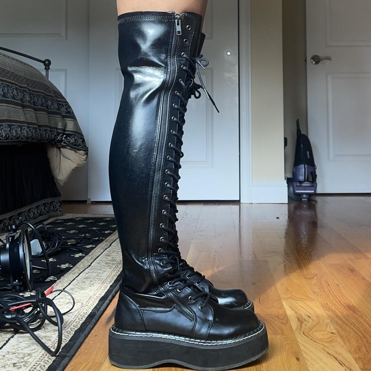 demonia emily 315 black