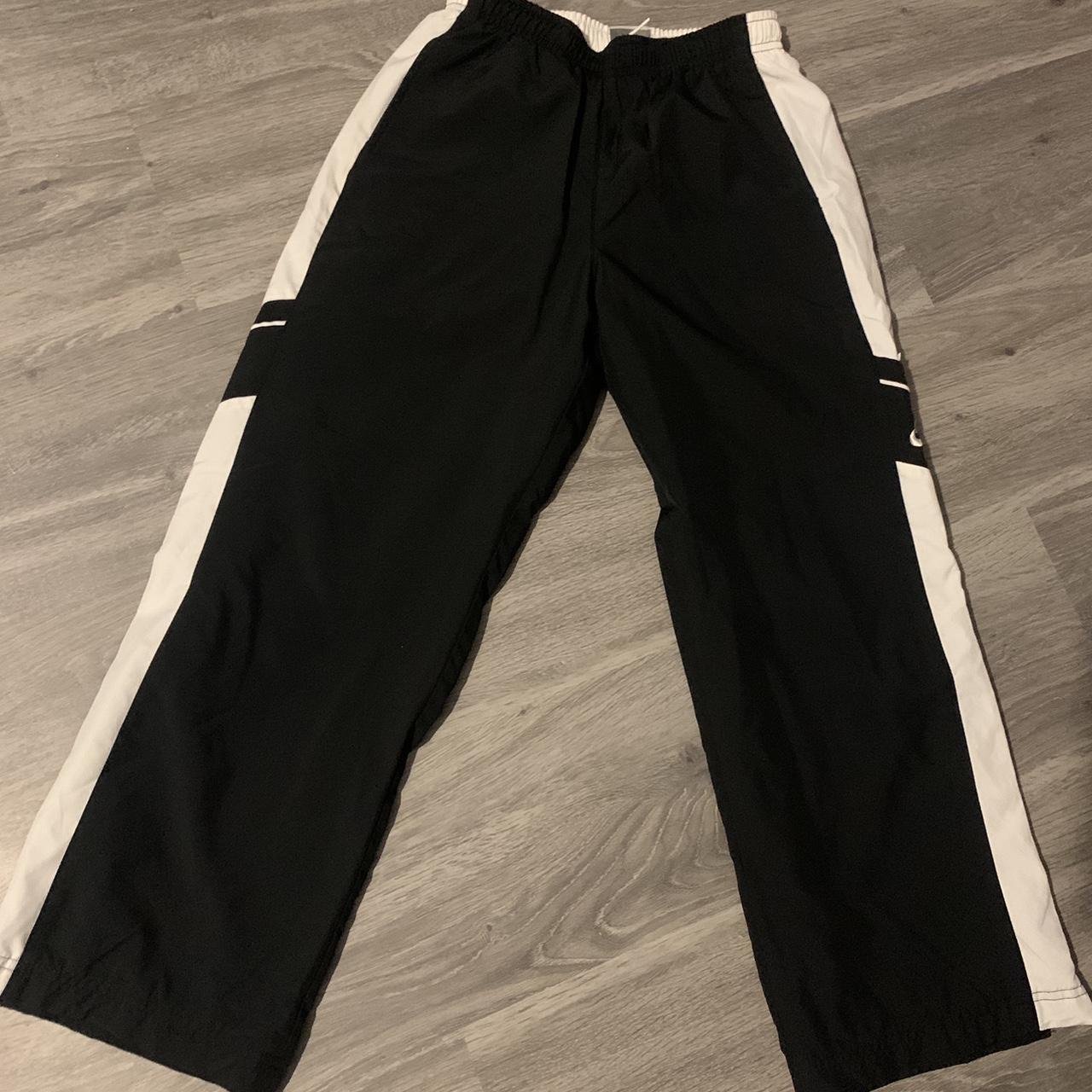 Im 5ft the pants fits perfect. Waist is around 24inch - Depop