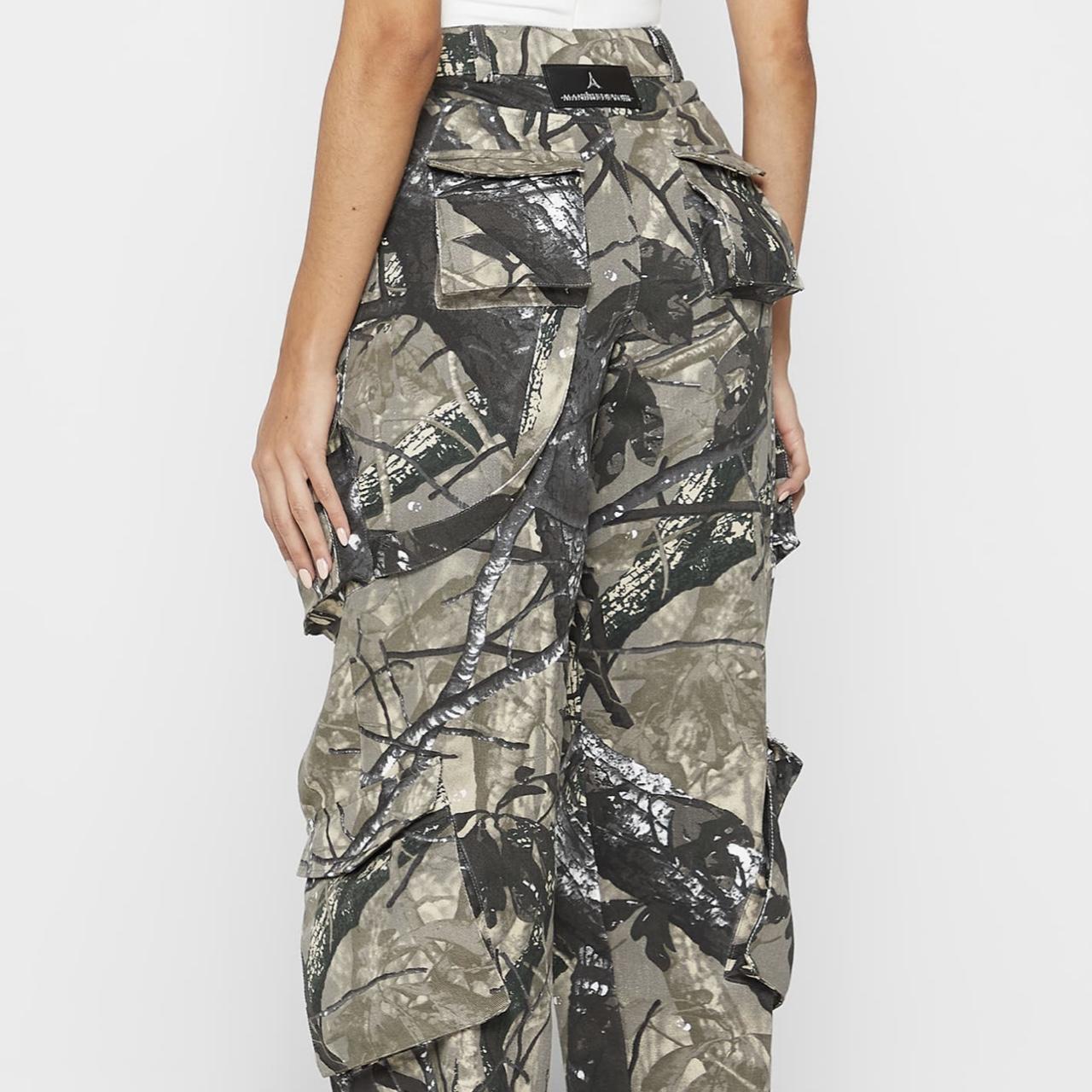 HIGH WAISTED CAMO CARGO PANTS KHAKI CAMO Depop