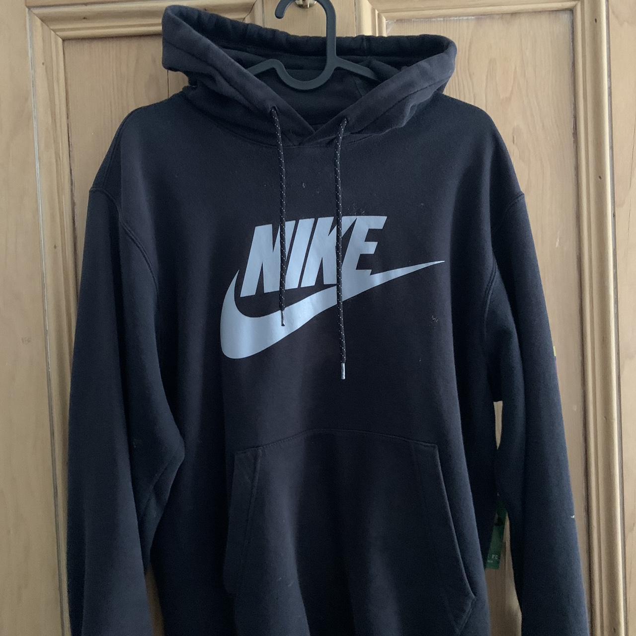 size xs nike men's hooded shirts & tops
