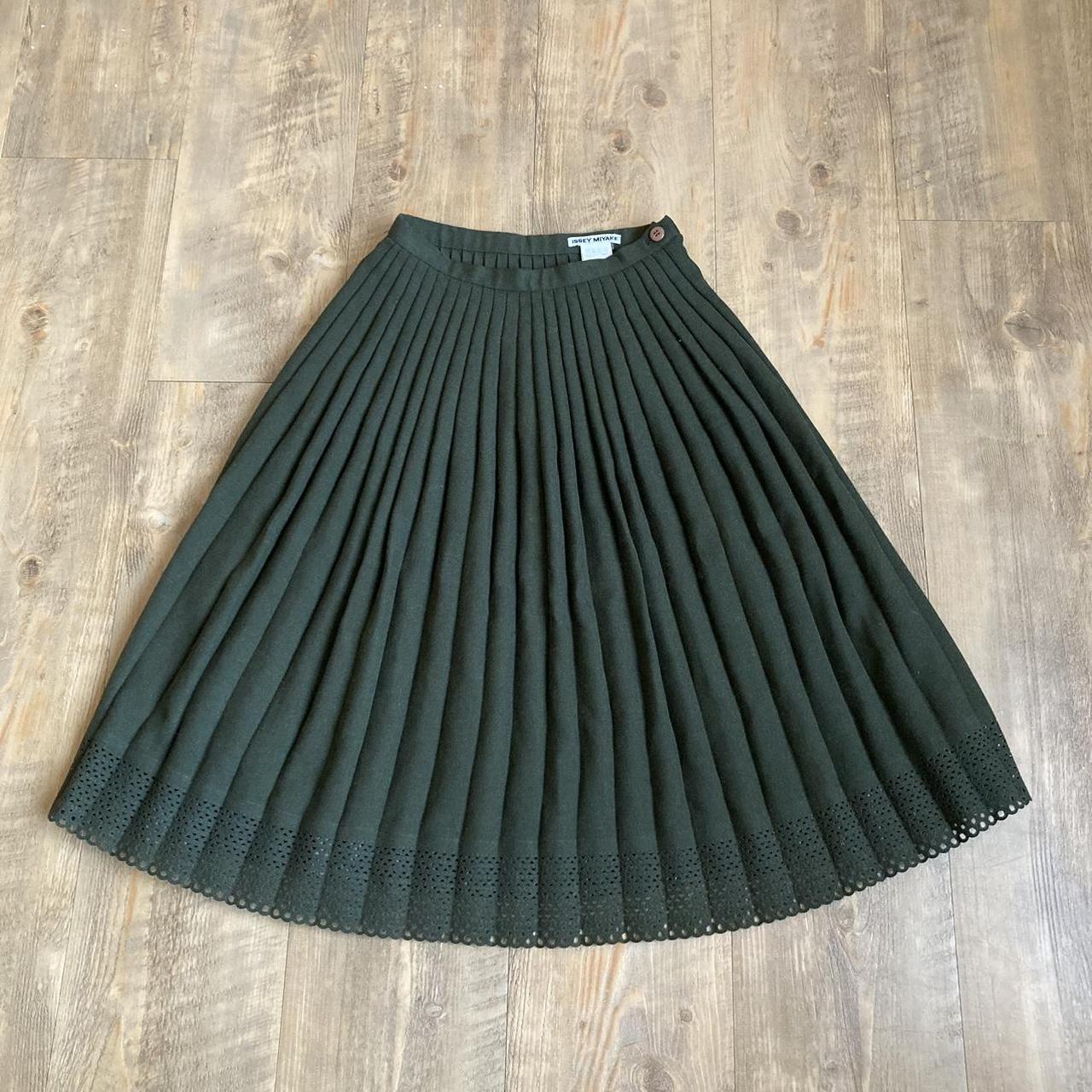 Issey Miyake Women's Green Skirt