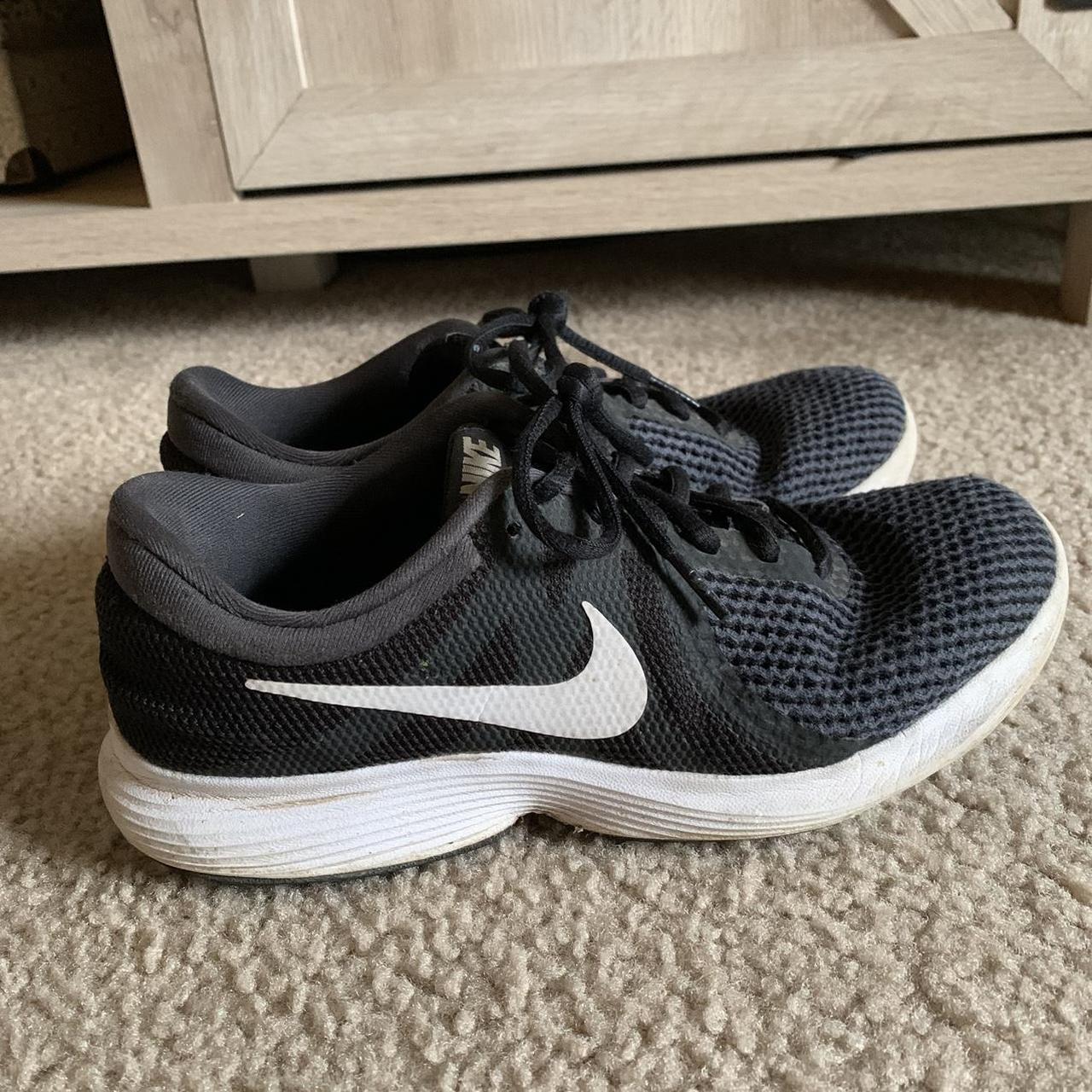 classic nike black and white