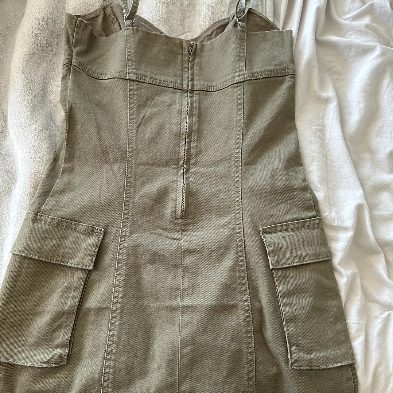 Army green cargo cotton on dress, size XS - Depop