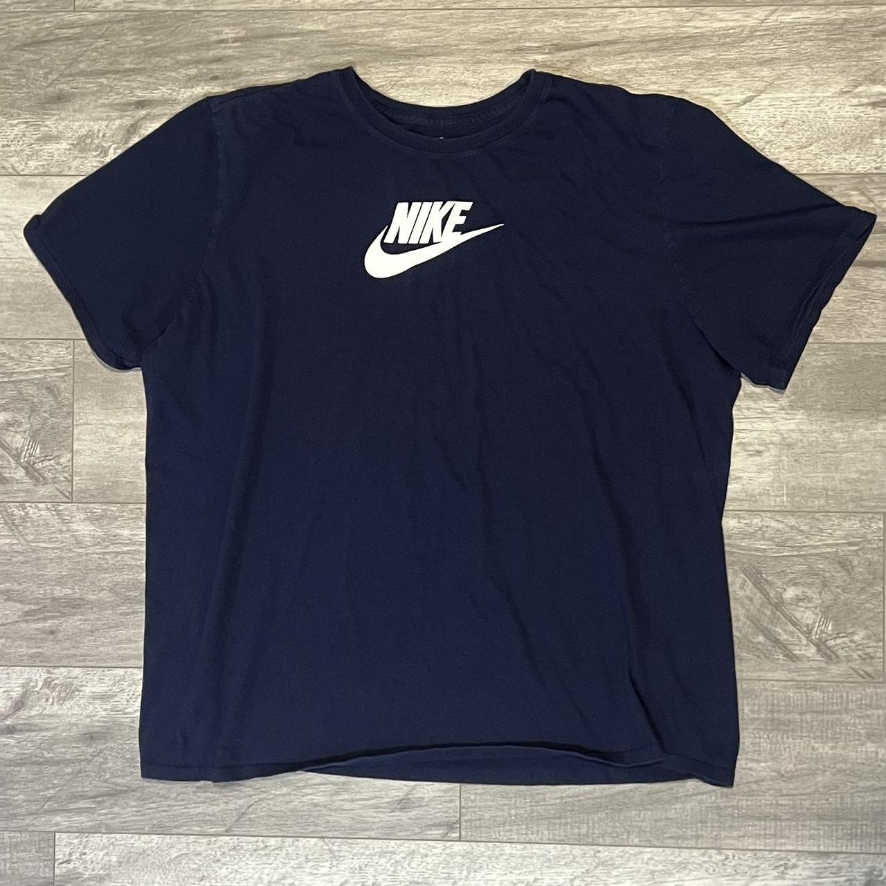 nike centre logo t shirt mens