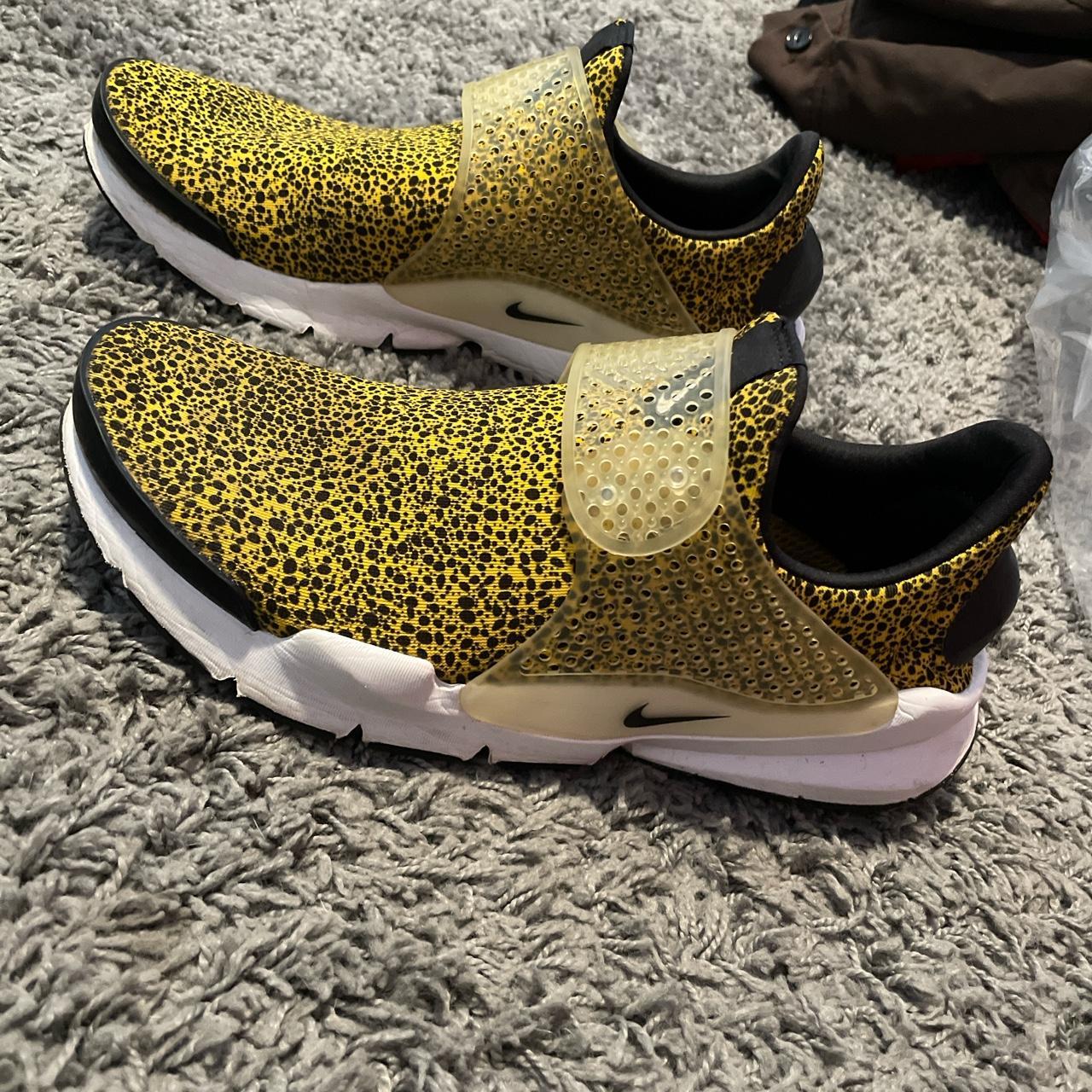 Nike sock dart outlet gold