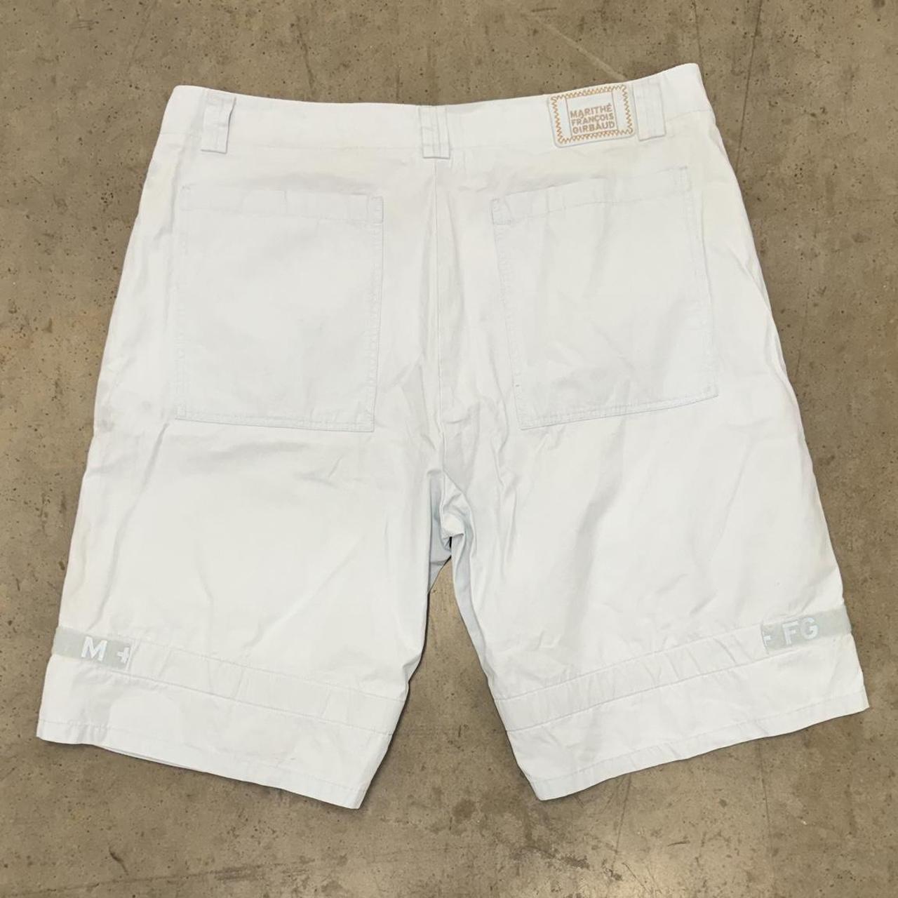 item listed by dames_dolla_thrift