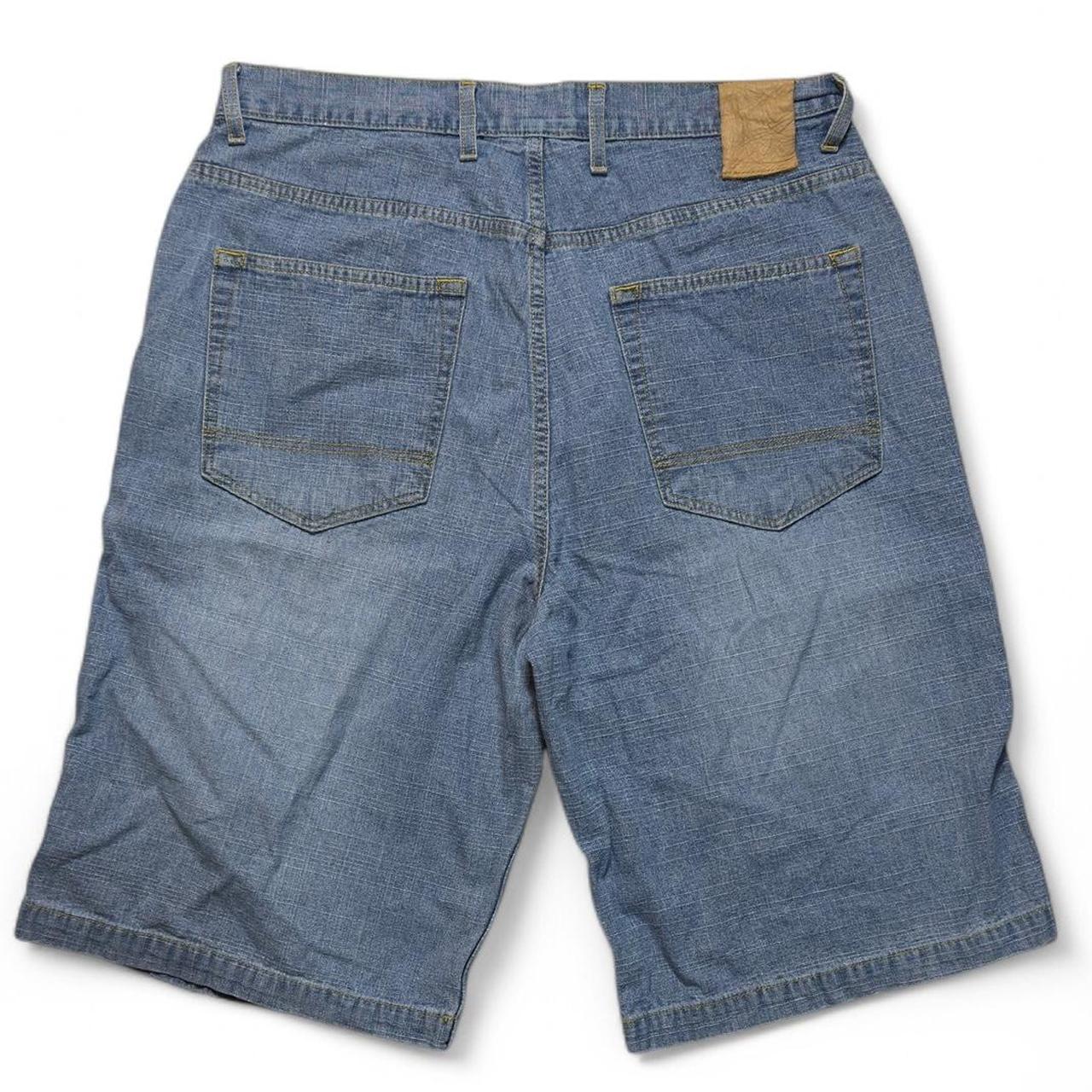 item listed by dames_dolla_thrift