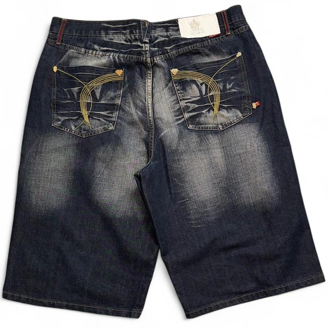 item listed by dames_dolla_thrift