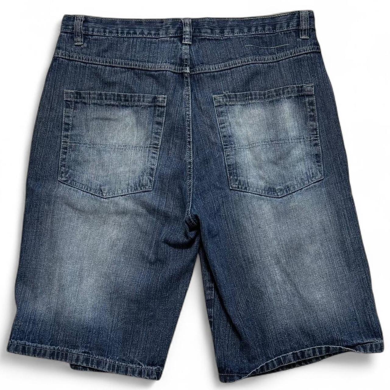 item listed by dames_dolla_thrift