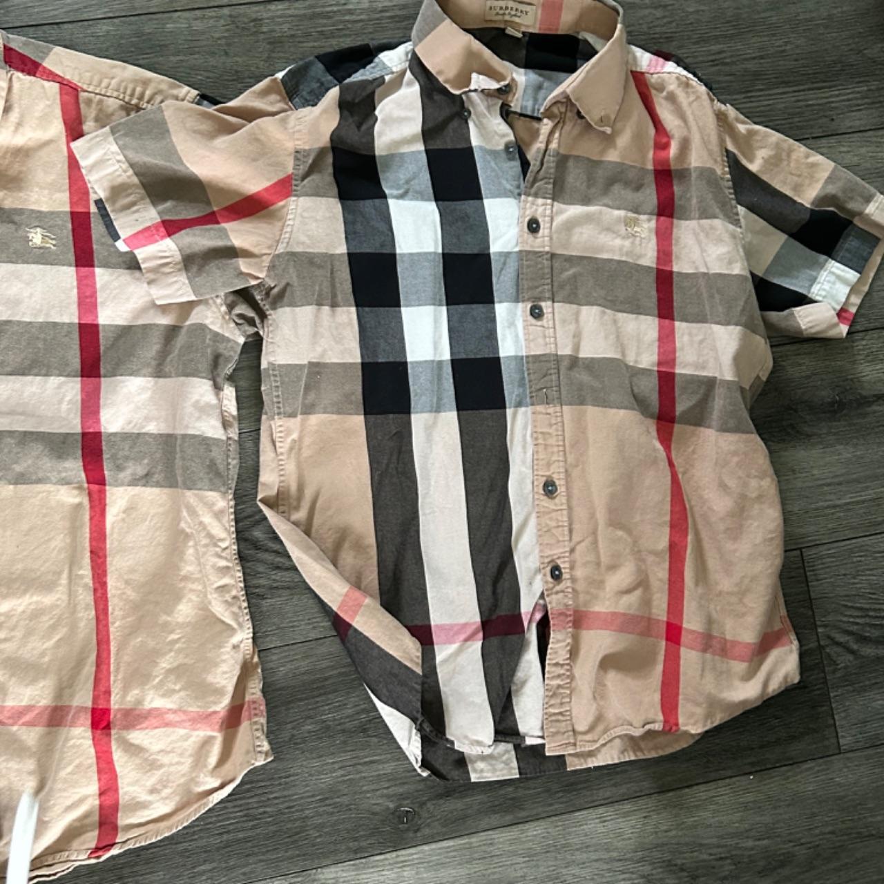 Burberry Button shops UP shirt