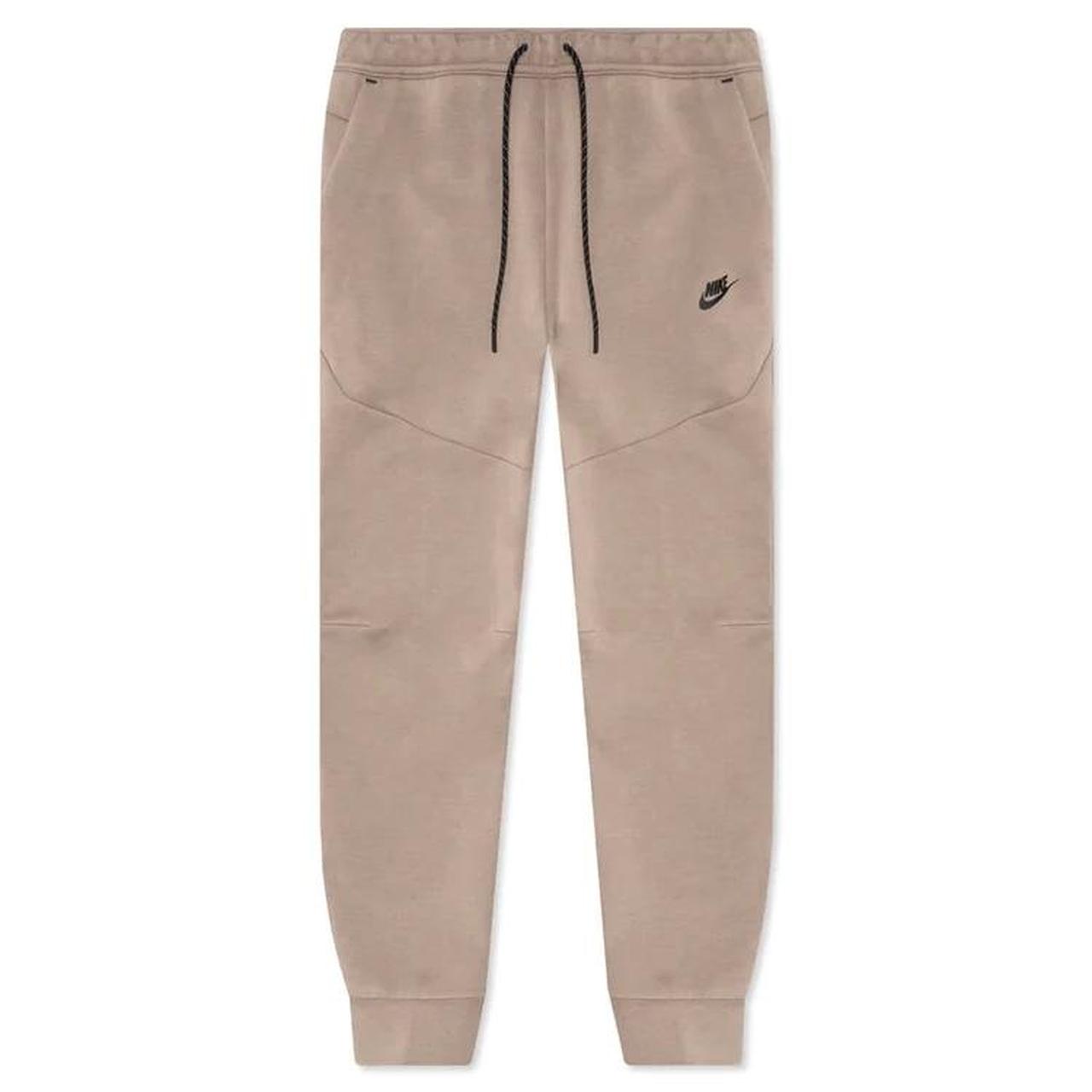 Nike Men's Cream Joggerstracksuits Depop