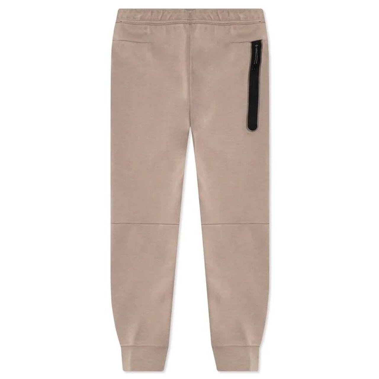 Nike Men's Cream Joggerstracksuits Depop