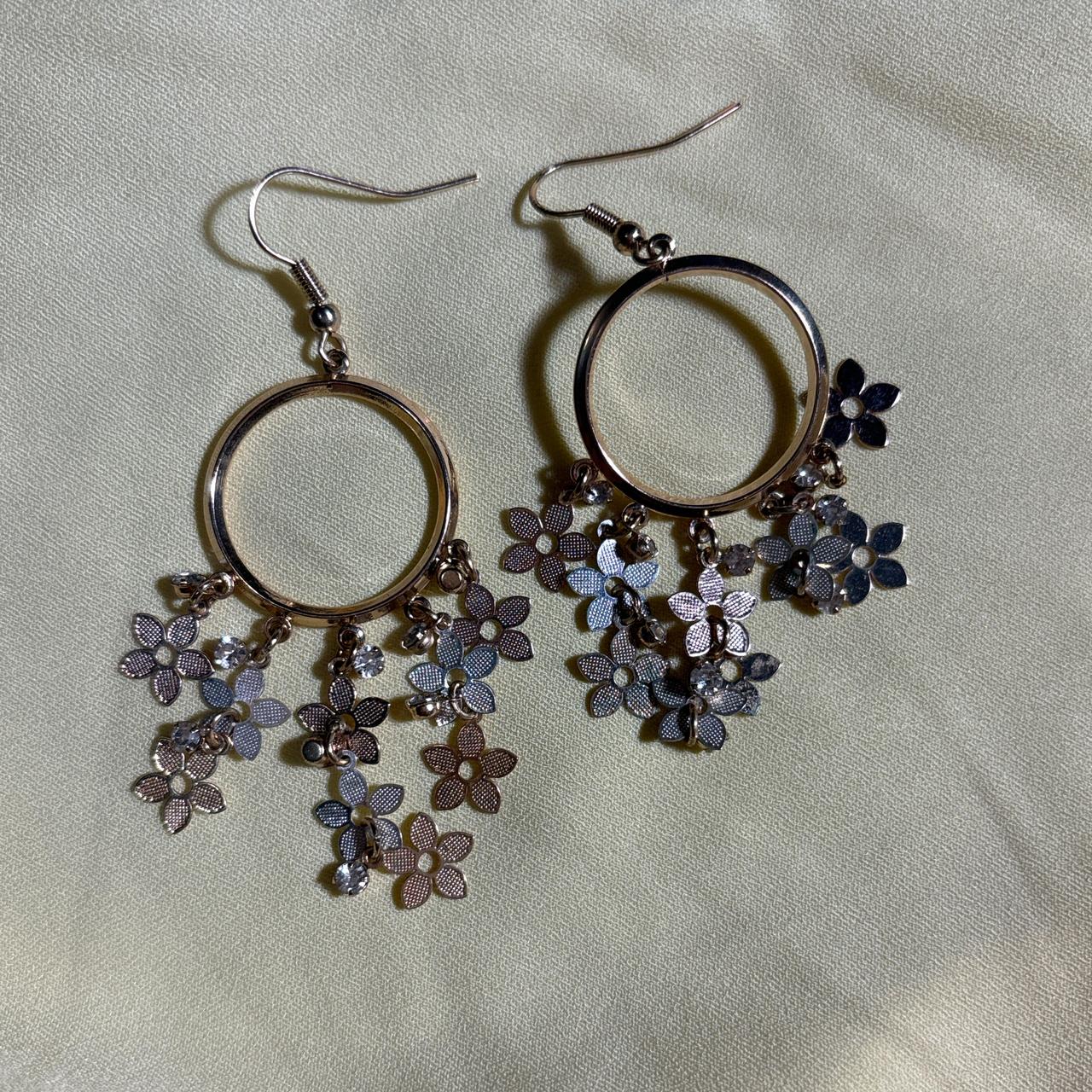 Floral gold hoop earrings - Depop