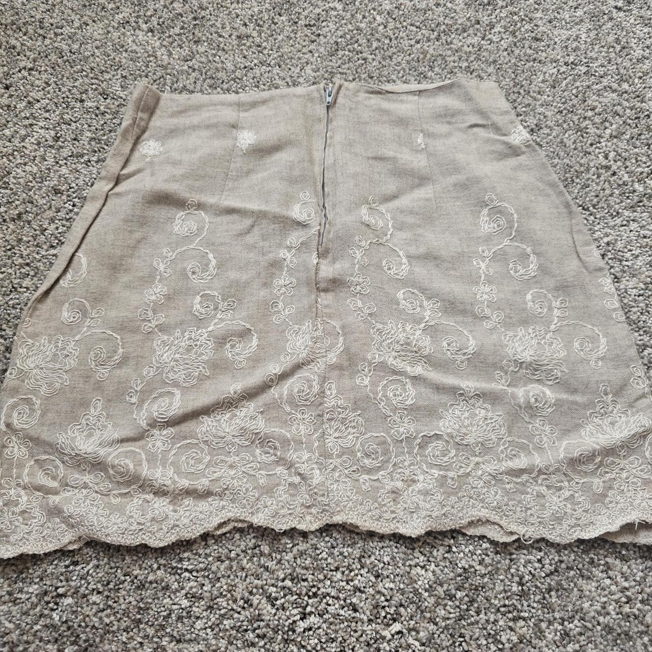 Women's Skirt - Cream/White - 7 – Cream mirrior b… - image 2