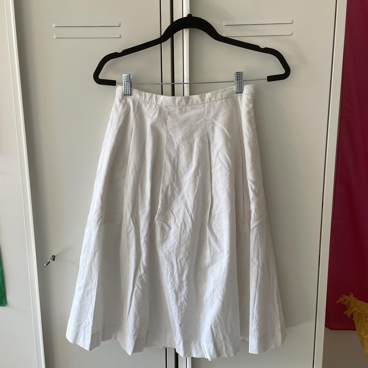 UNIQLO Women's White Skirt | Depop