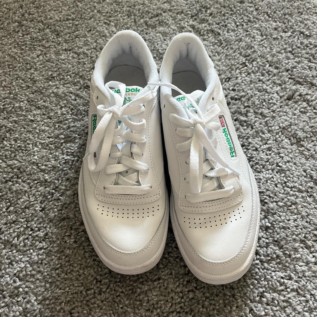 Reeboks white shoes (BRAND NEW) Men’s 7 women’s 8.5 - Depop