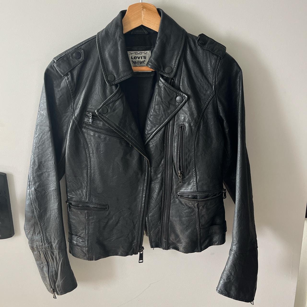 100% GENUINE LEVIS LEATHER MOTORCYCLE JACKET FITS... - Depop