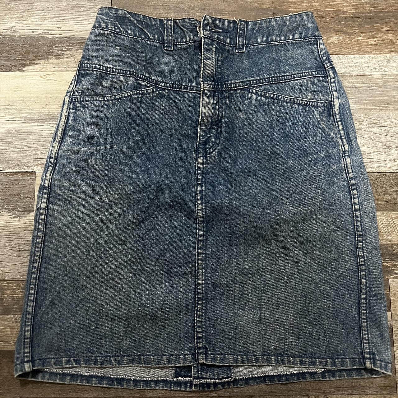 Vintage Denim Skirt . size 26x20 - Depop