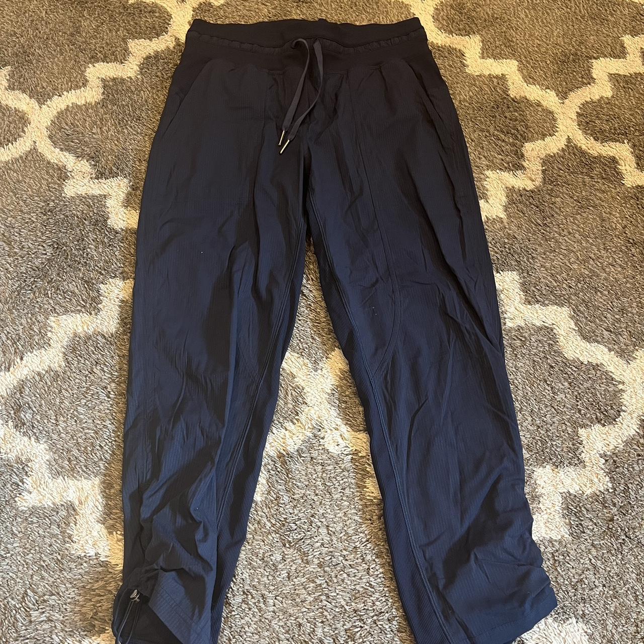 Navy blue lululemon cropped dance pants! Size 6. I - Depop