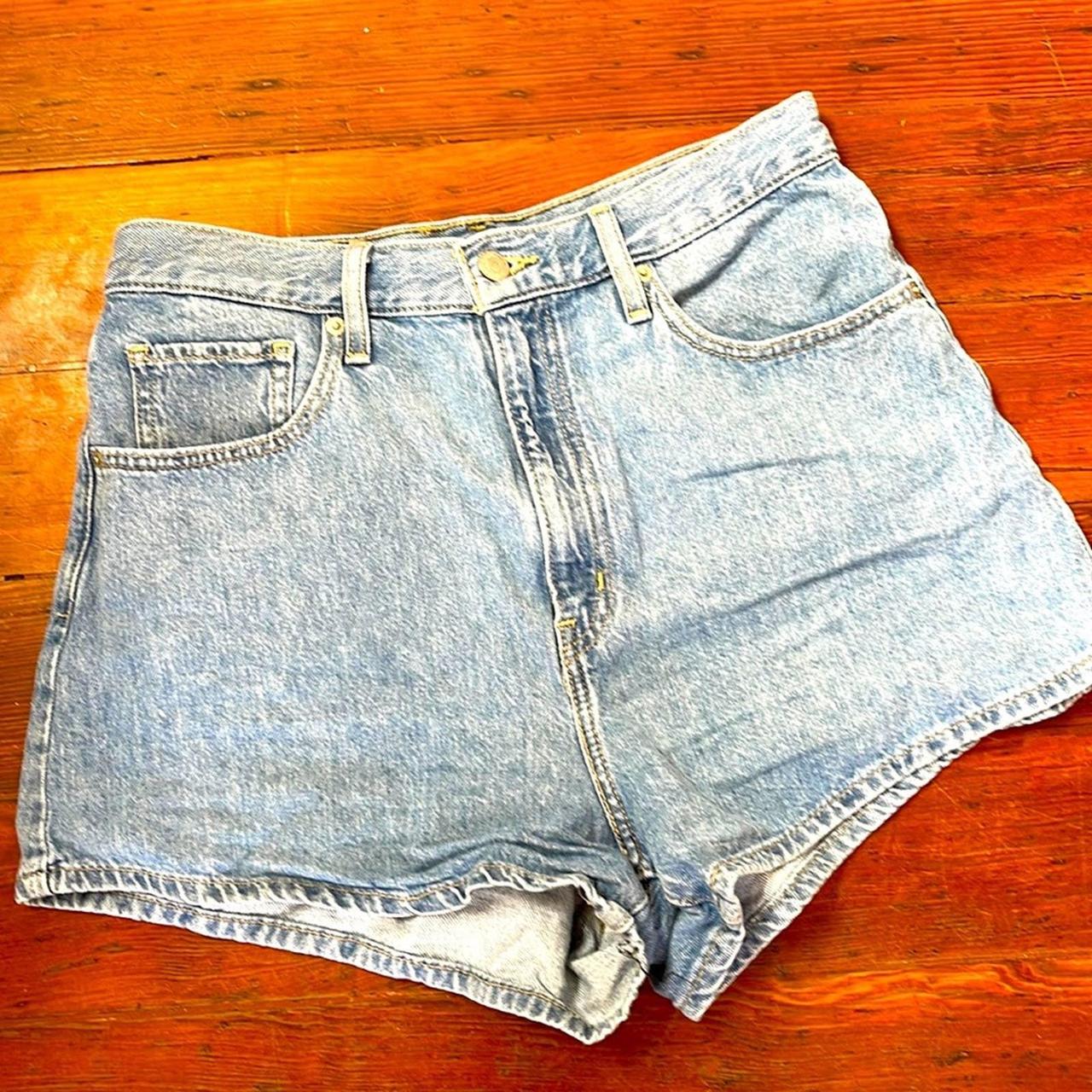 LEVI'S High Waisted Mom Shorts