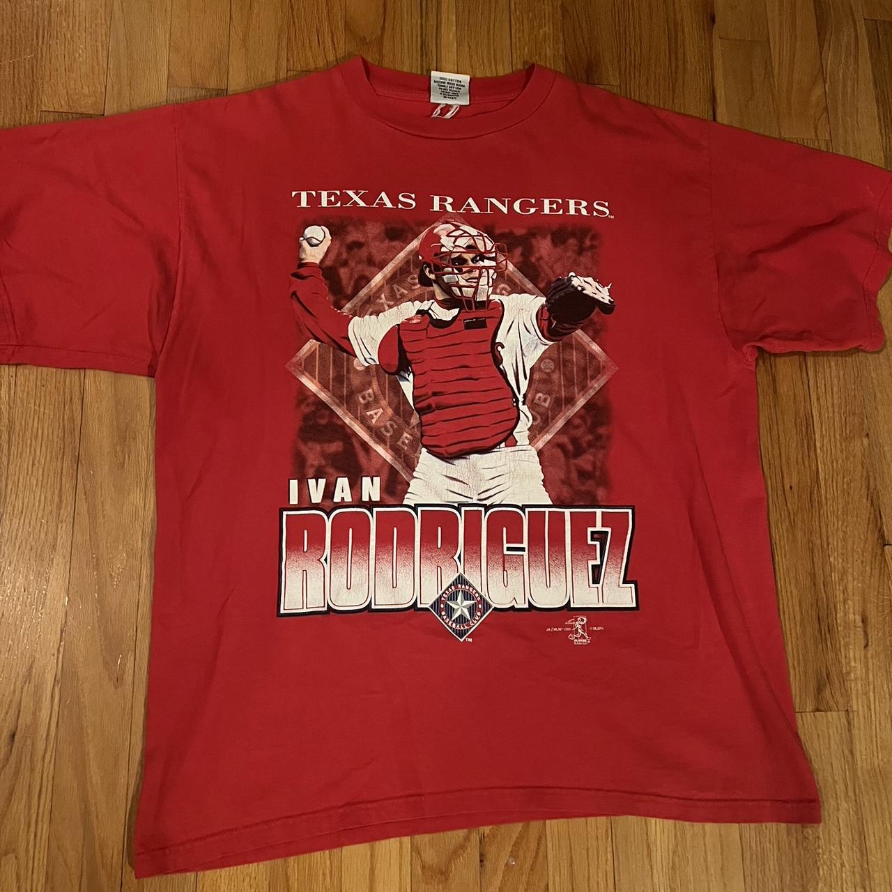 Vintage 1999 Texas Rangers Ivan Rodriguez T shirt - Depop