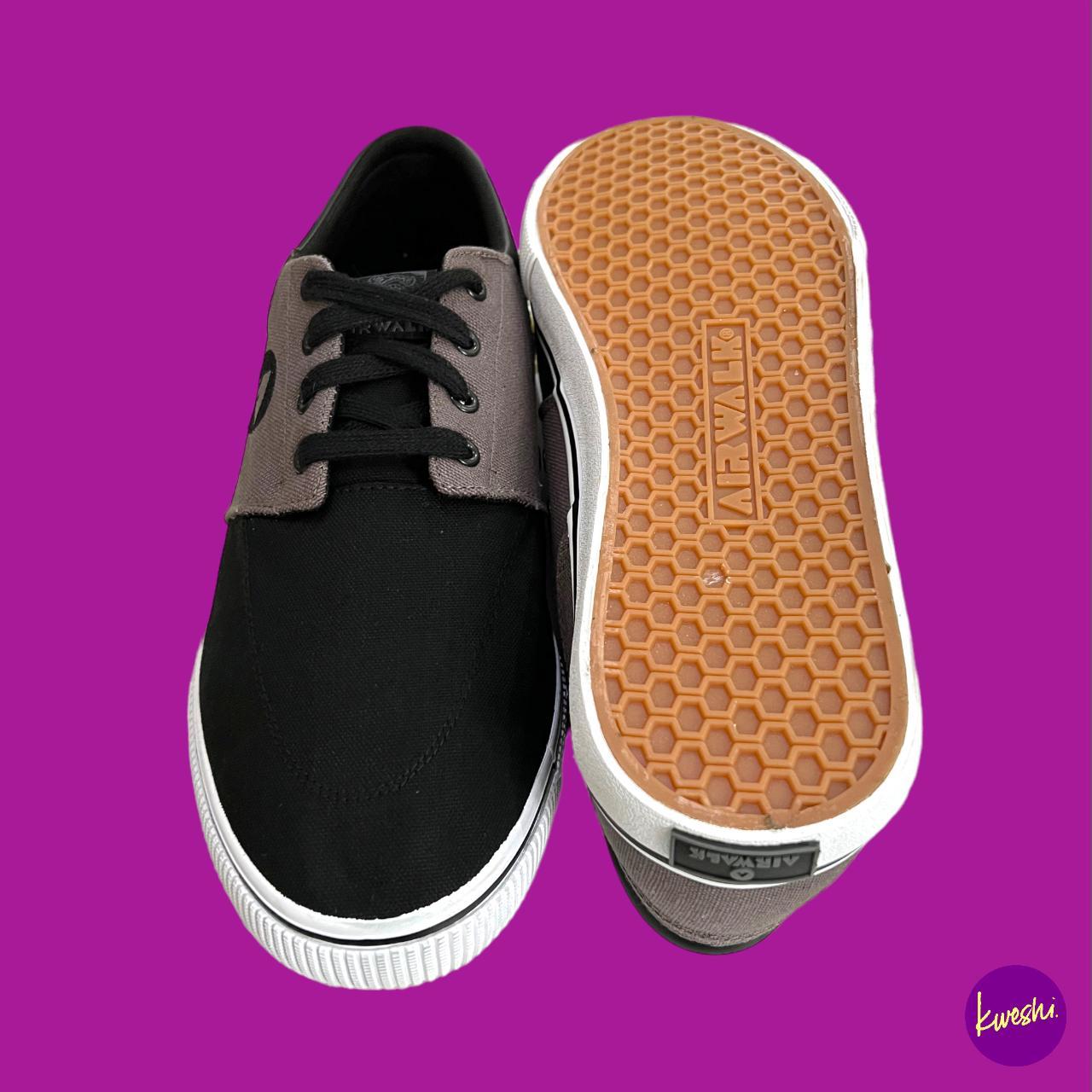 airwalk canvas low trainers