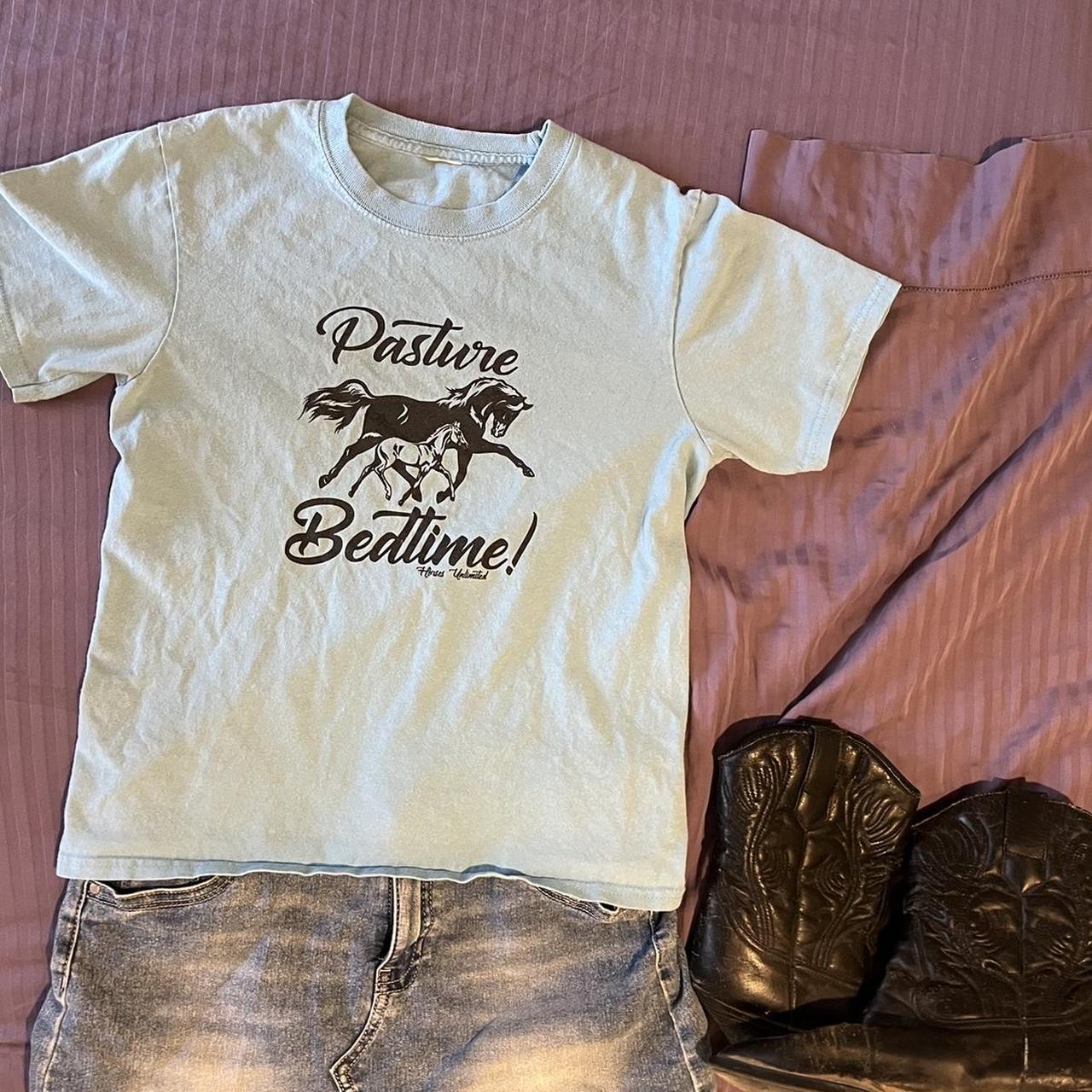 Graphic baby-tee-vintage - Depop