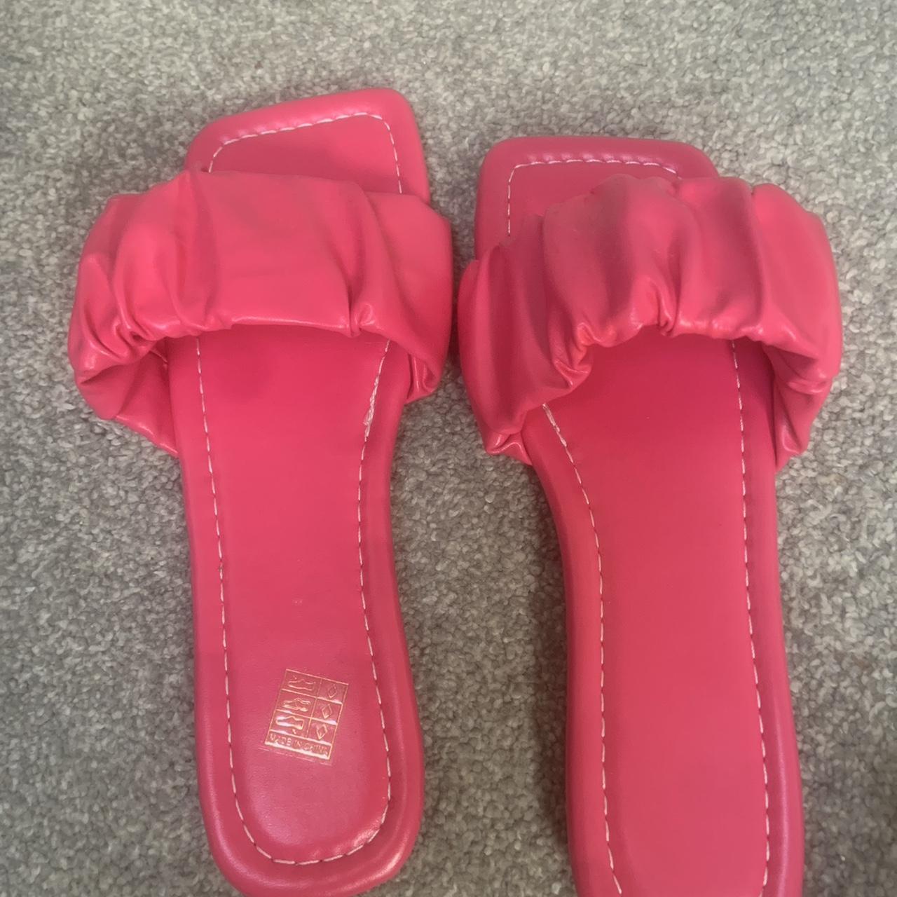 Pink slides Depop