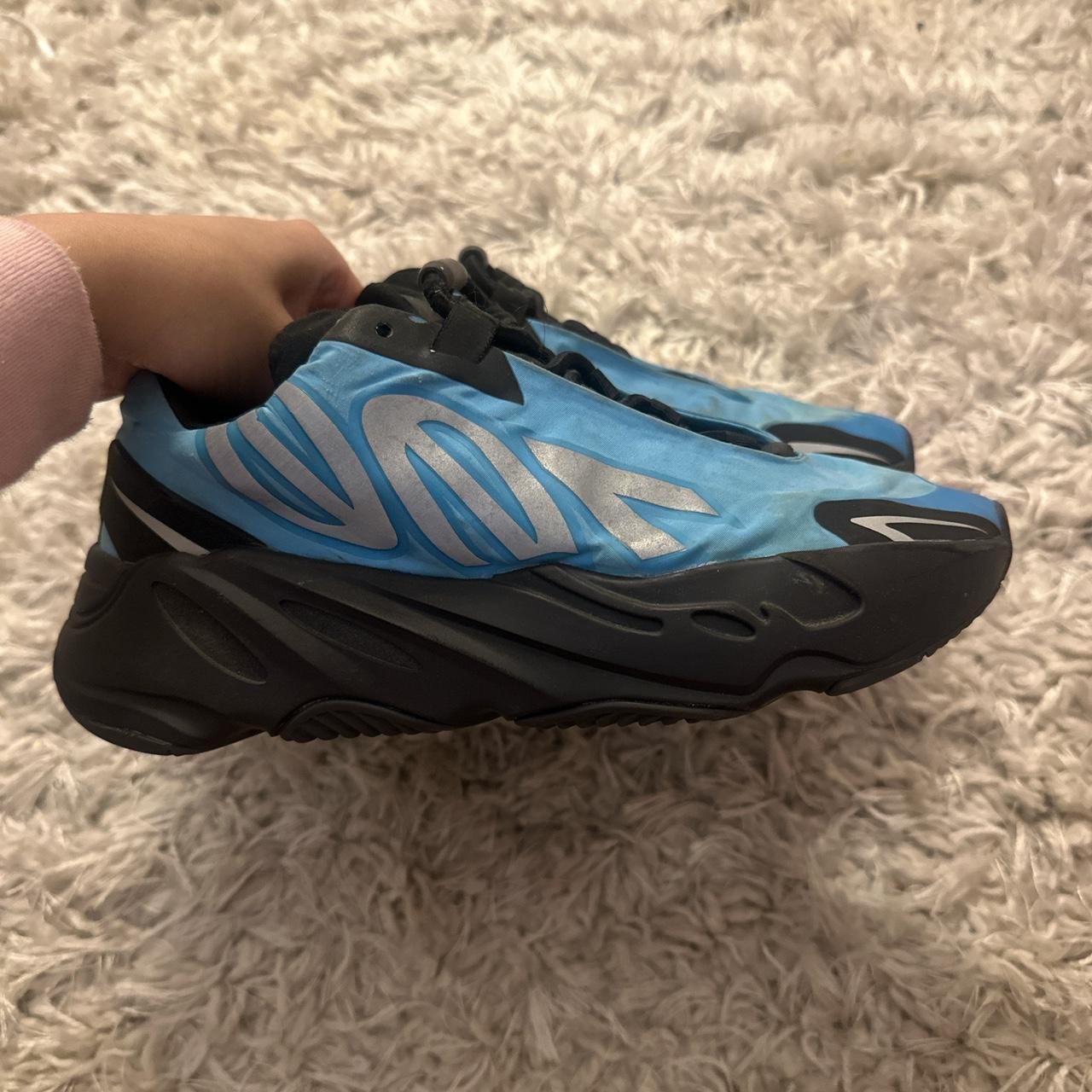 yeezy boost 700 size 5