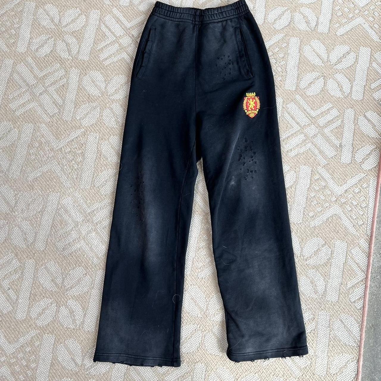 Balenci crest sweats W tags Size xs but fits to a... - Depop