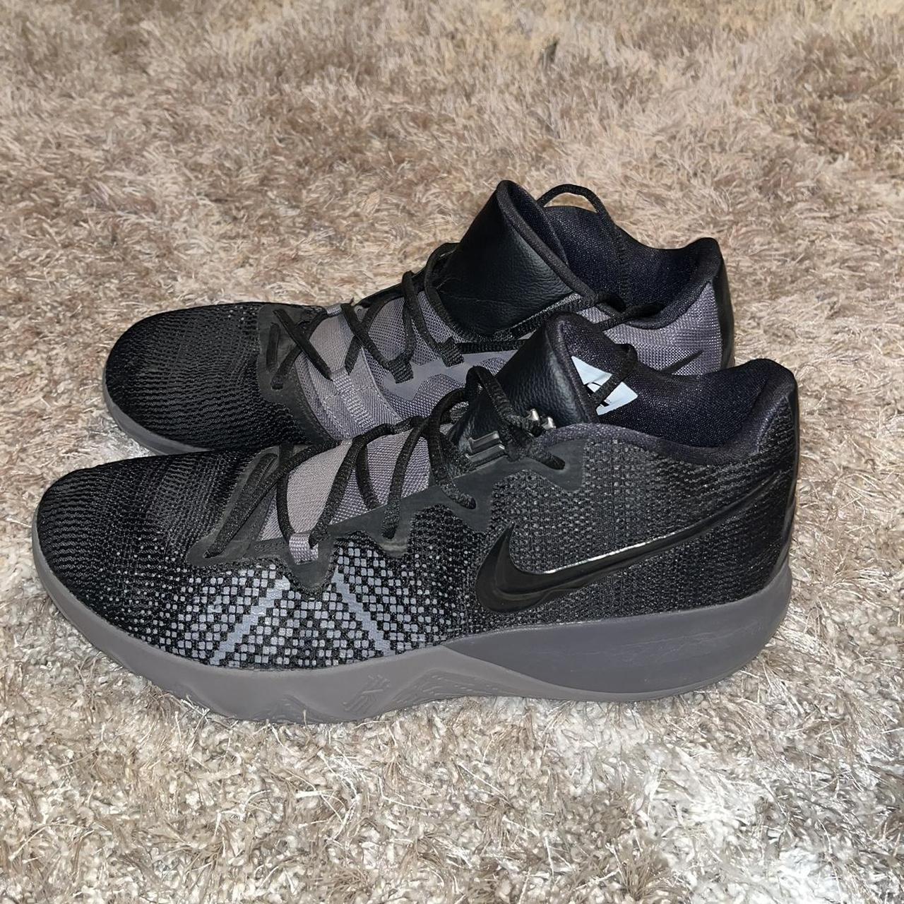 Nike kyrie flytrap black thunder grey best sale