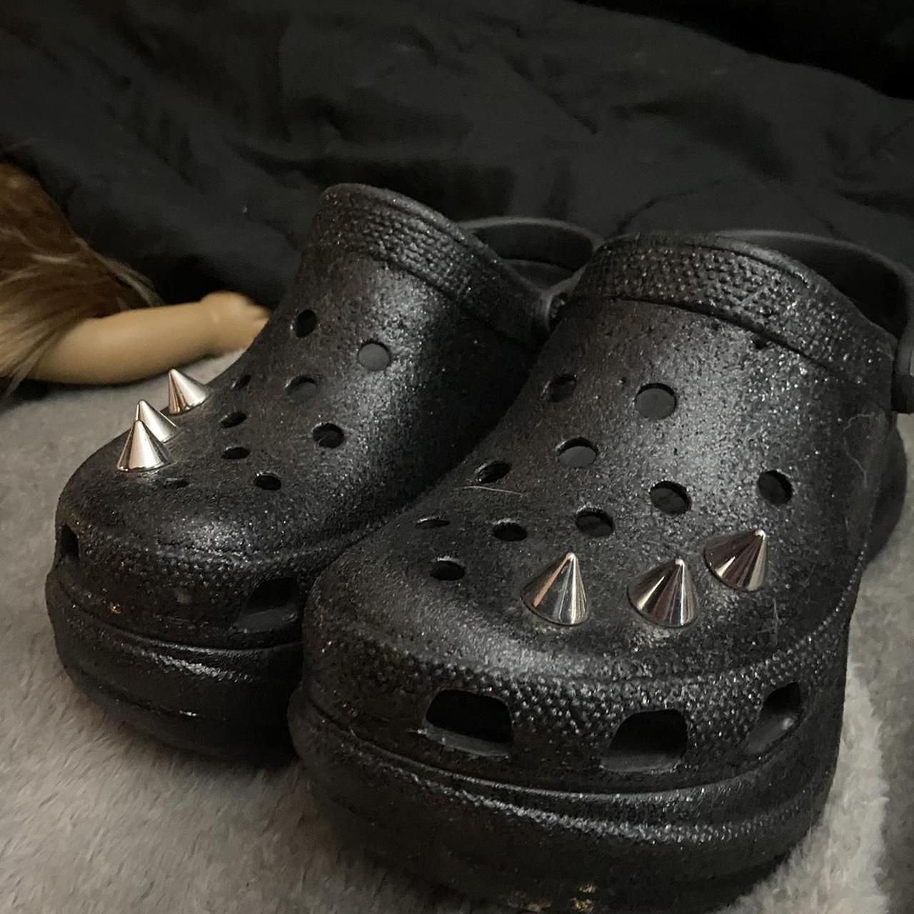 goth crocs spikes｜TikTok Search