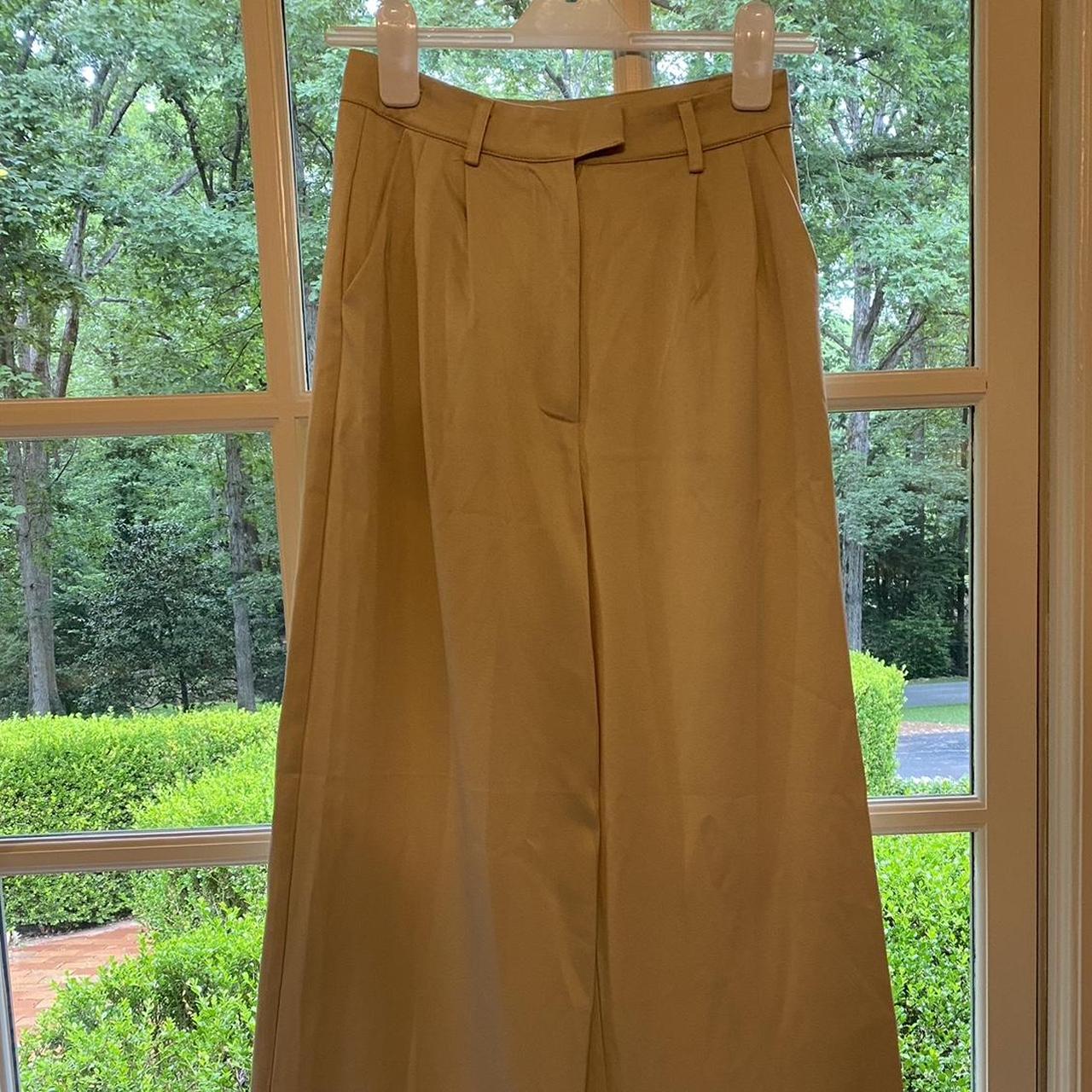 item listed by ariesclothingg