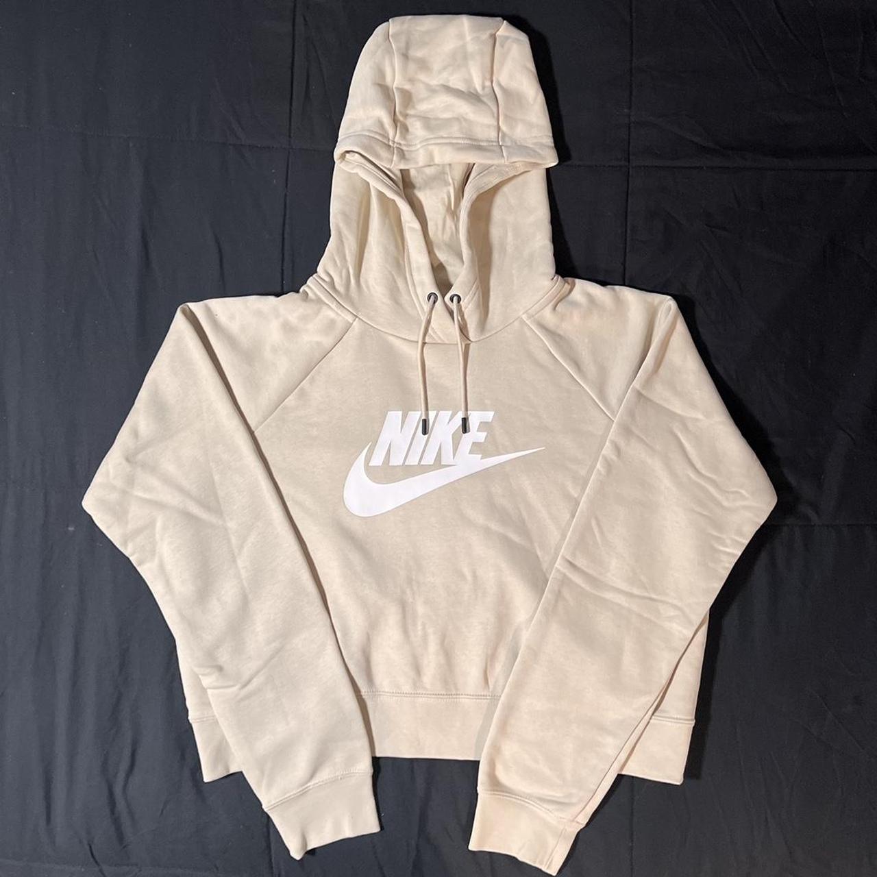 Nike hoodie Size L Never worn - Depop