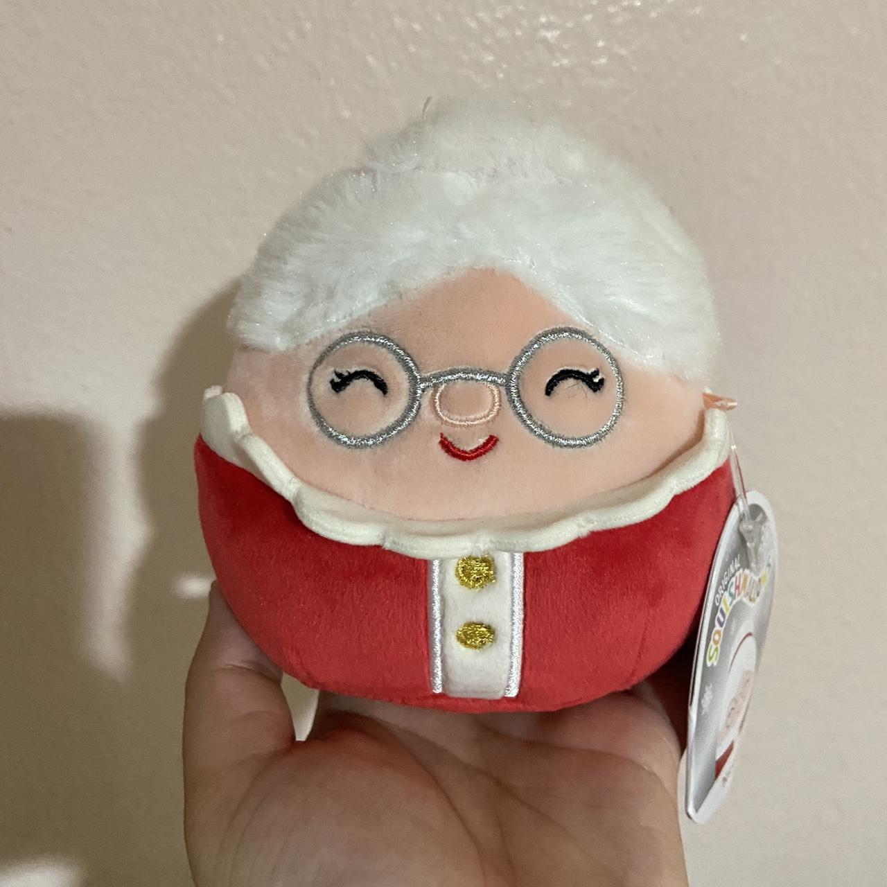 mrs claus squishmallow