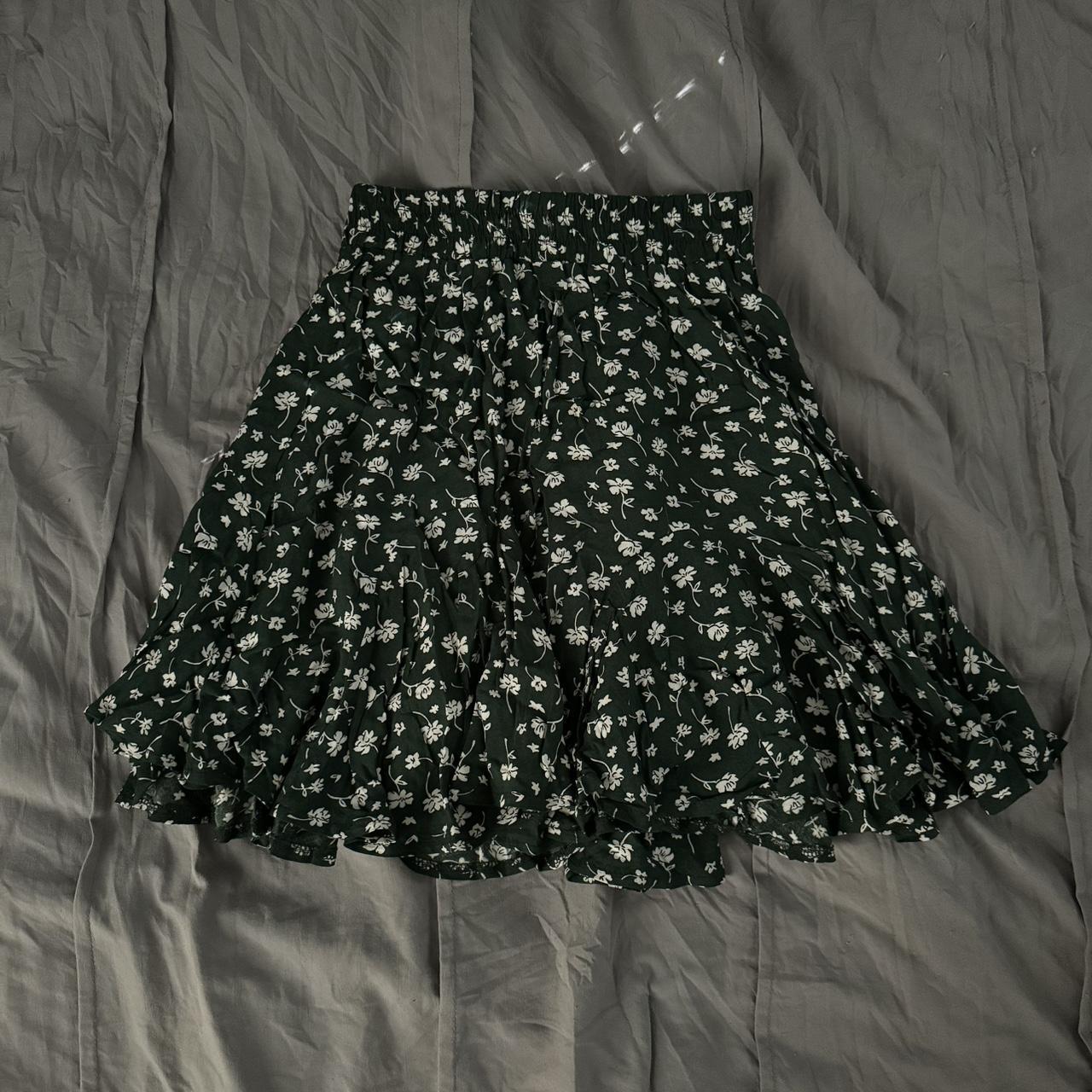 Princess Polly Delungra floral mini skirt in forest. Depop