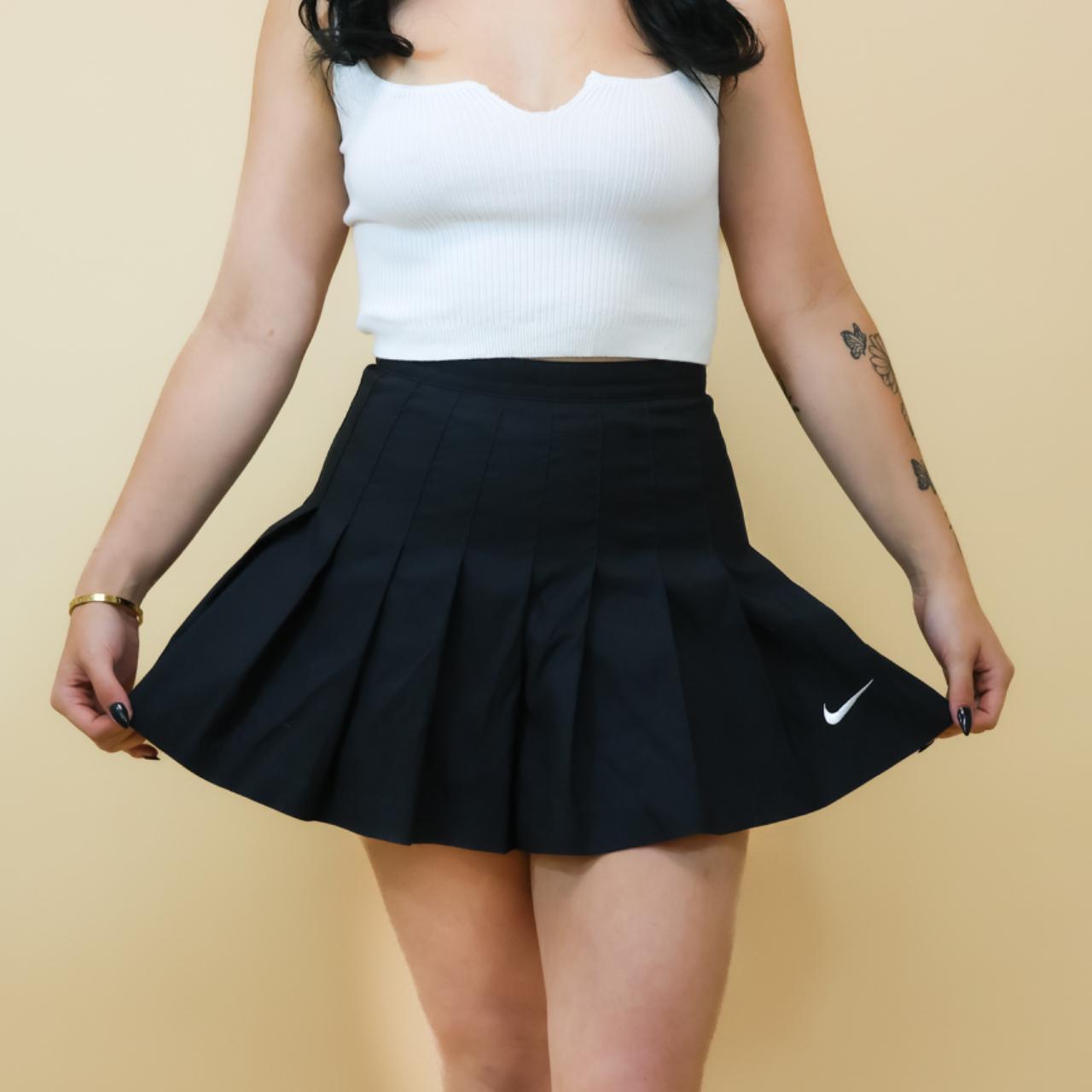 nike black pleated skirt