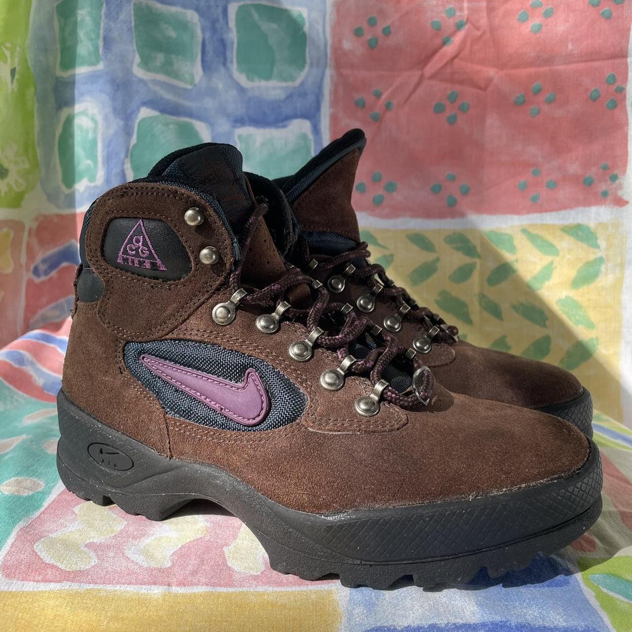 hiking boots nike womens