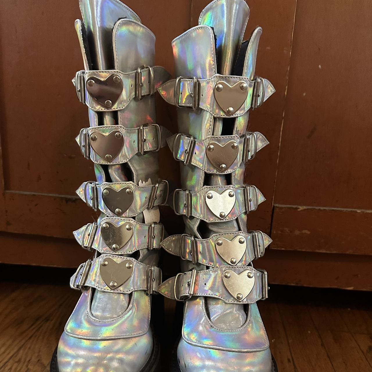 demonia holographic platforms