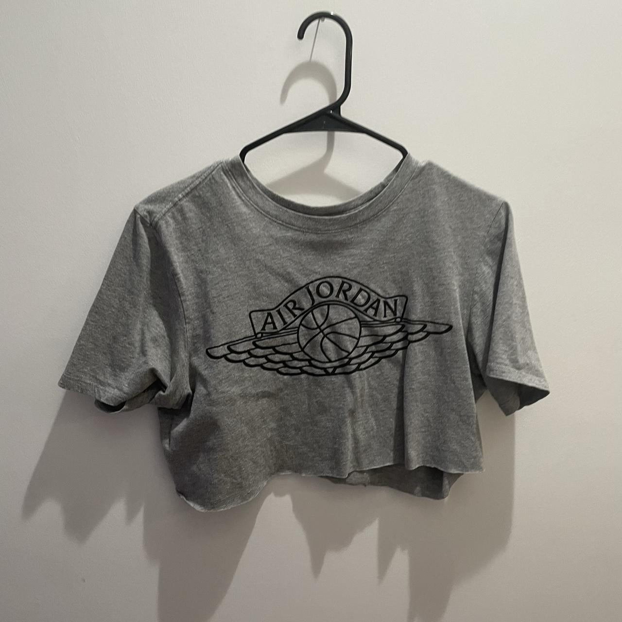 womens gray nike shirt