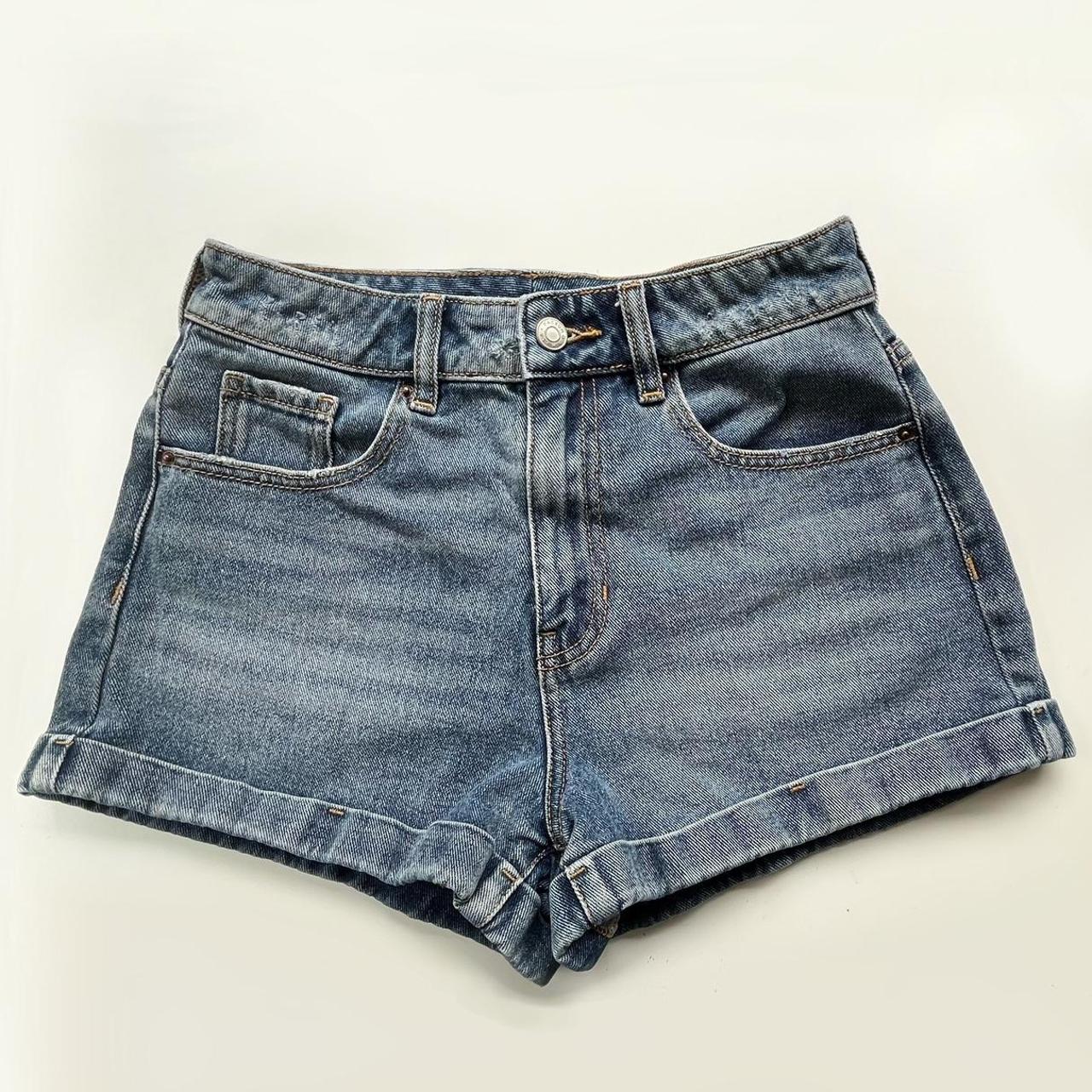 Pacsun mom jean shorts size 27 -never worn -super... - Depop