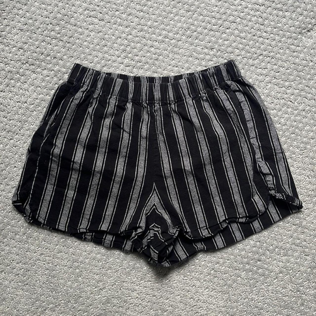 Brandy melville striped outlet shorts