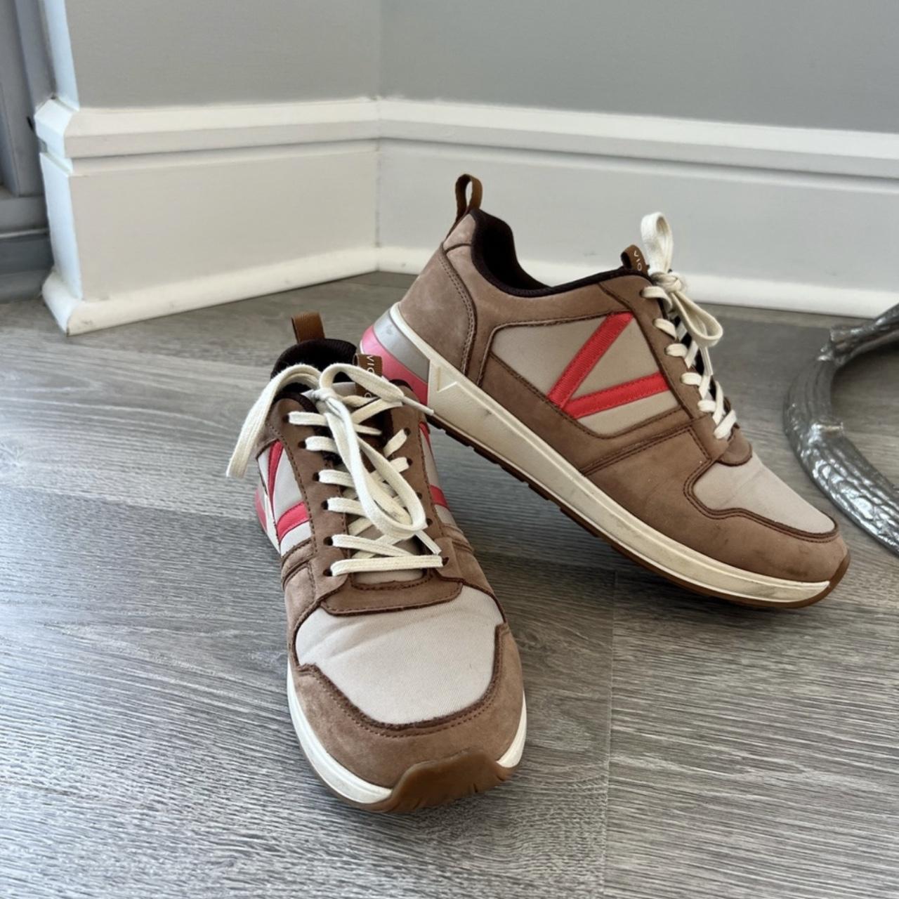 vionic pink sneakers
