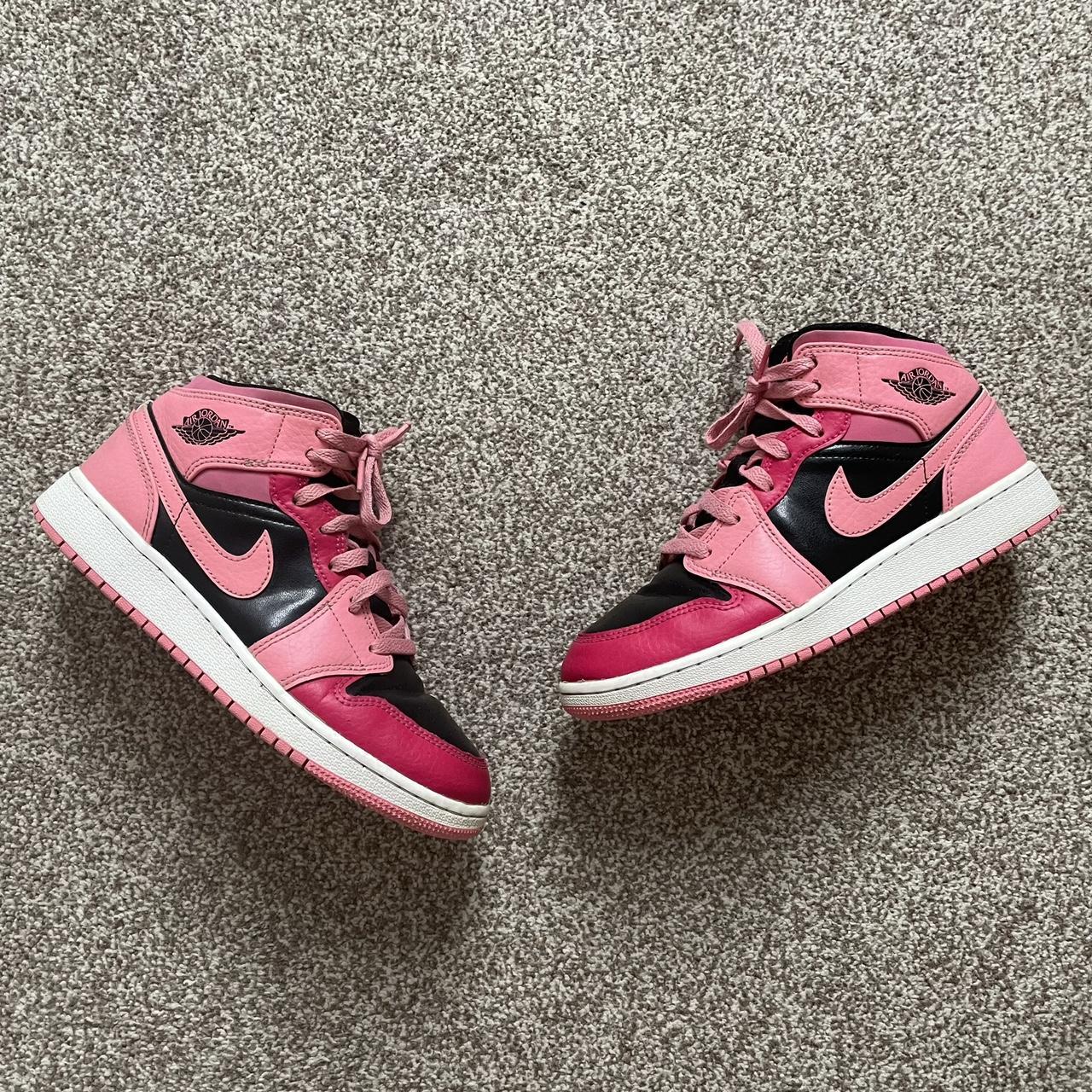 Air Jordan 1 Mid Coral Chalk (GS) Size... - Depop