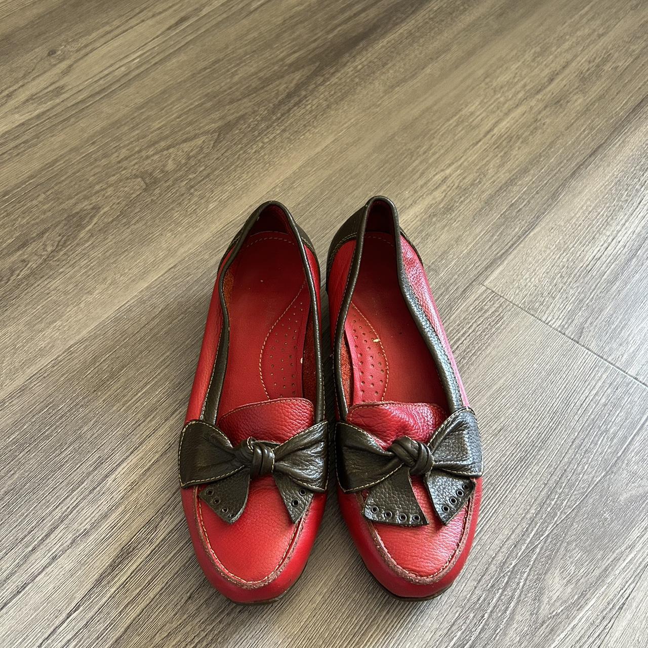 cute red and brown flats! Super adorable and has a... - Depop