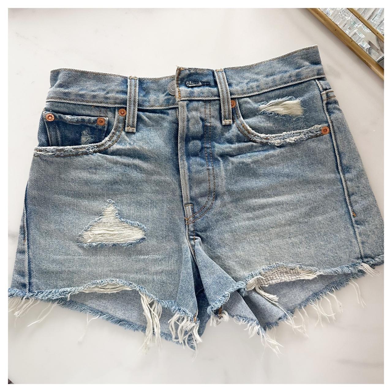item listed by styled_closetcleanup