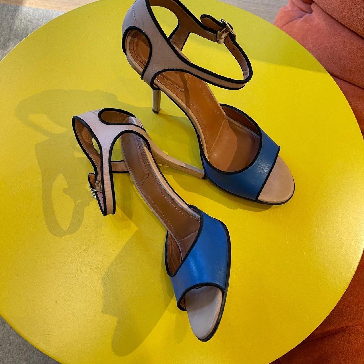 item listed by styled_closetcleanup