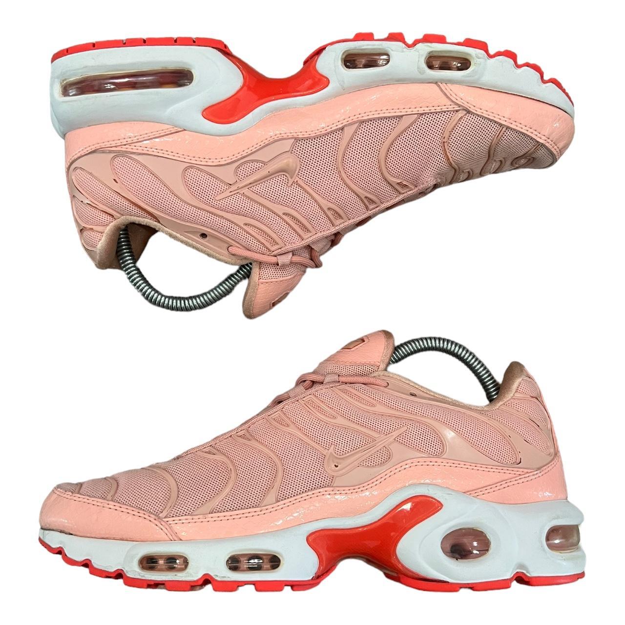 nike air max plus coral stardust